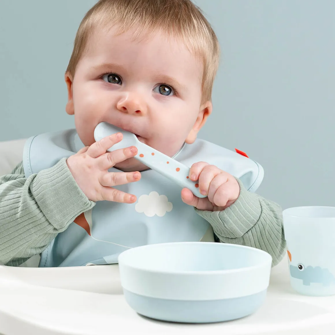Bib w/velcro - Playground - Blue