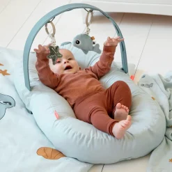 Cozy lounger with activity arch - Raffi - Blue