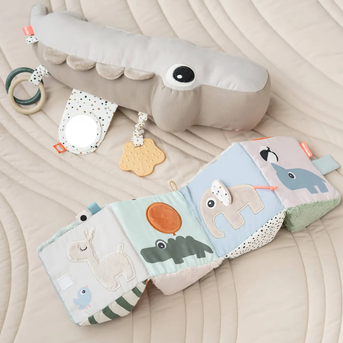 Fold-out sensory cube - Deer friends - Colour mix
