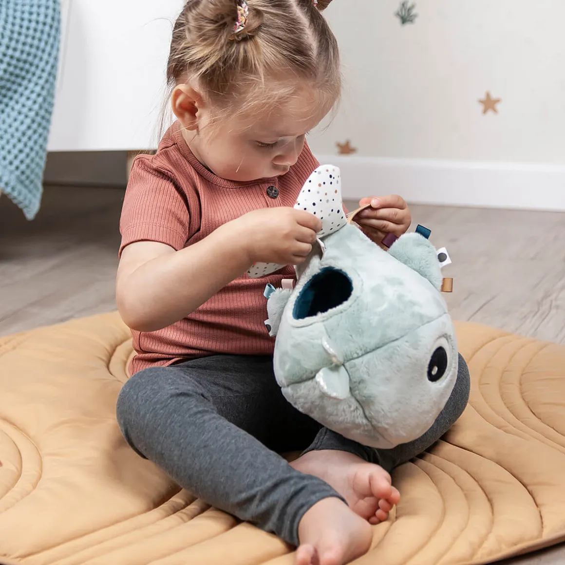 Hide & Seek activity toy - Wally - Blue