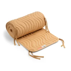 Quilted bed bumper with strings - Waves - Mustard