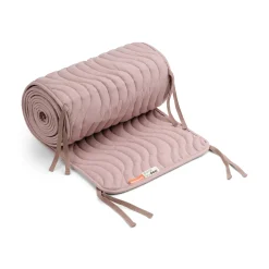 Quilted bed bumper with strings - Waves - Powder