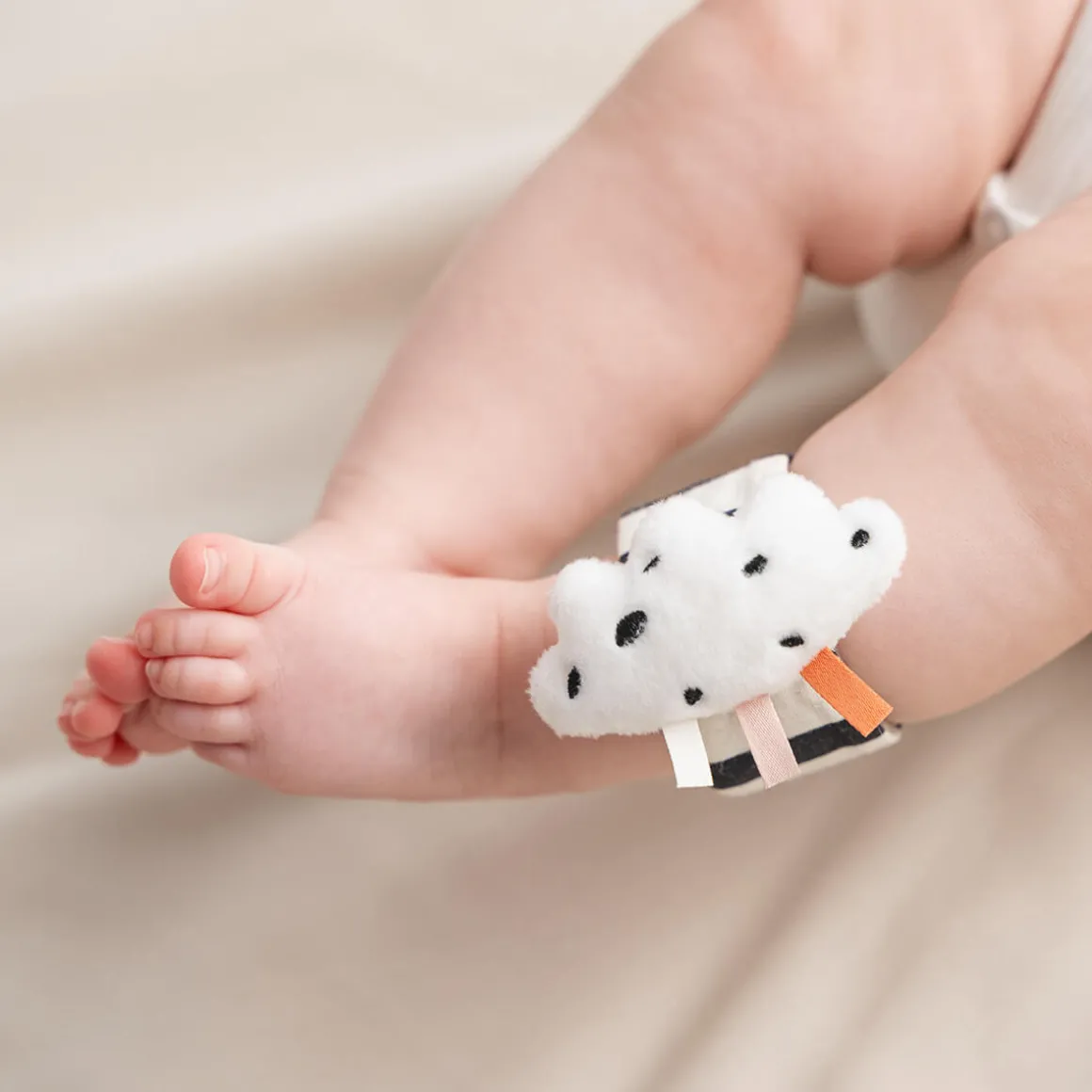 Wrist rattle set 2-pack - Happy clouds - Powder
